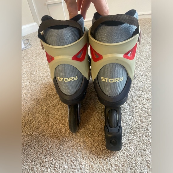 Roller blades (Story) - Picture 3 of 5